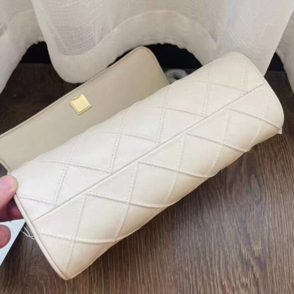 95% New TORY BURCH Fleming Shoulder Bag - Picture 7 of 8